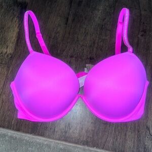 Victoria’s Secret Vibrant Pink Women's Bra NWT